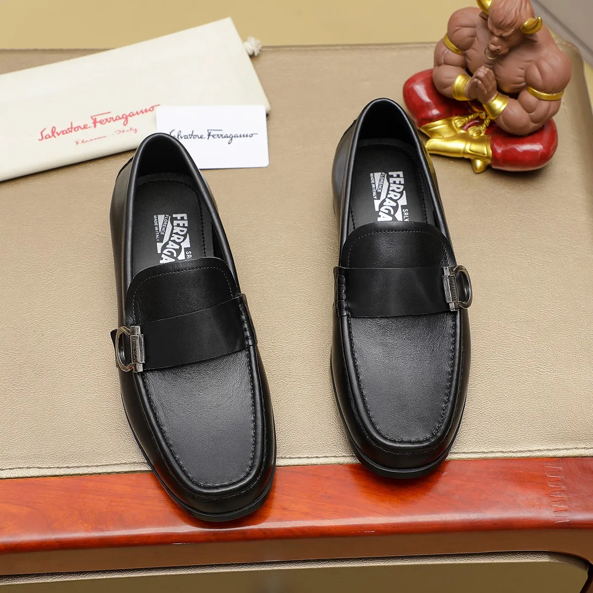 Men's shoes 💰460 🔥 Ferragamo new men's casual slip-on shoes 🇨🇳 Official website original 1:1 mold, original quality 💯 fine workmanship, high-end luxury ☘ The upper is made of imported Italian first-layer cowhide 🌴 Luxurious water dyeing 🐂 Leather lining 🍓 Rubber wear-resistant and non-slip outsole, breathable and comfortable to wear 🍍 The first choice for high-taste men, color optional! Code number 38-44 (45.46. Customized)